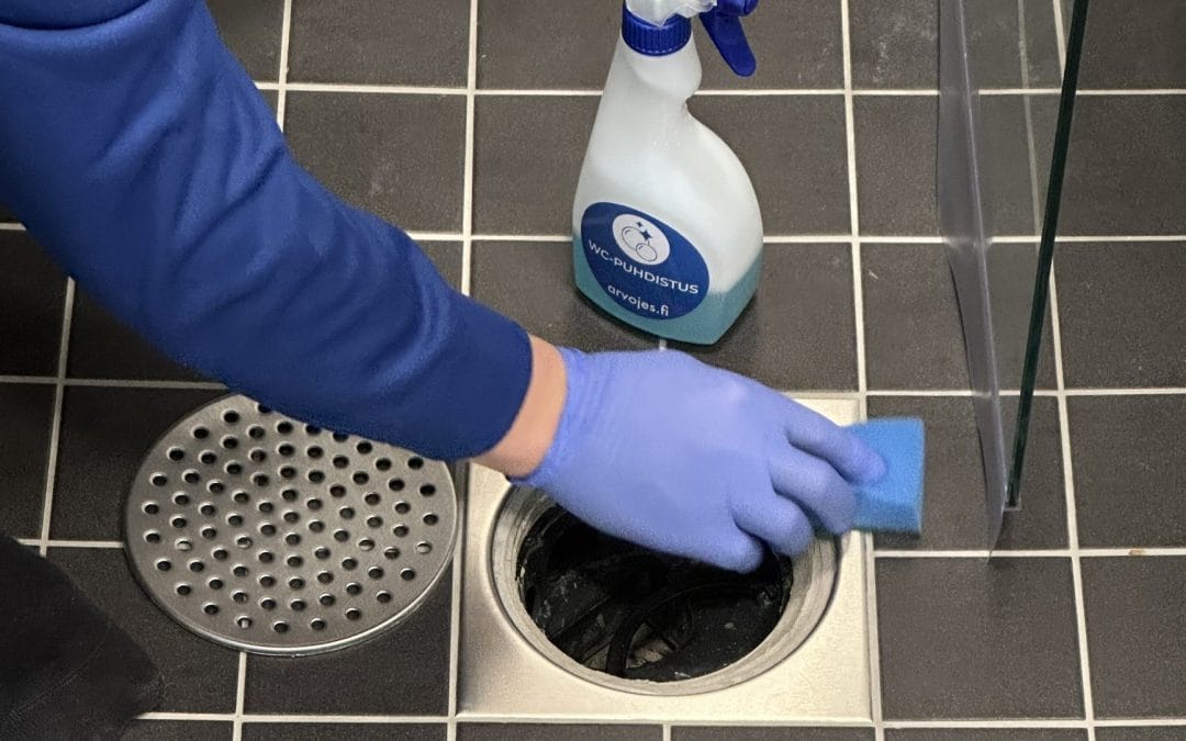 Suihkun lattiakaivon puhdistus